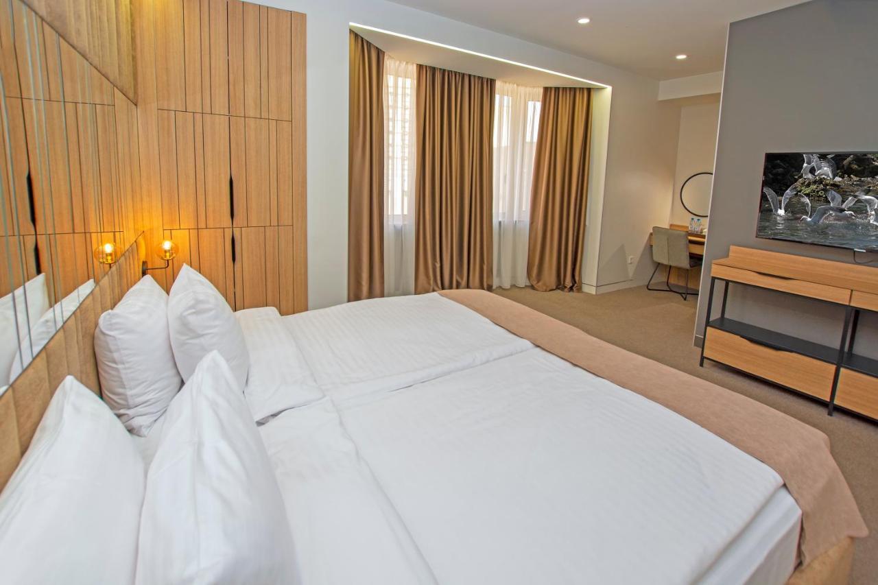 Cartez Hotel Ереван Екстериор снимка