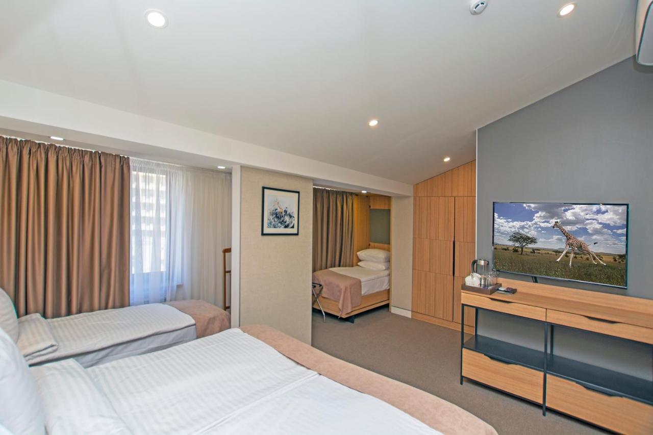 Cartez Hotel Ереван Екстериор снимка