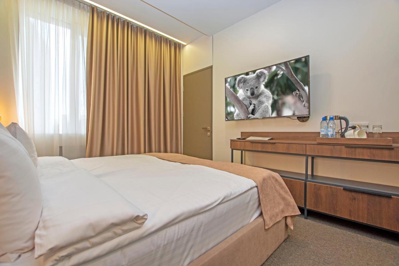 Cartez Hotel Ереван Екстериор снимка