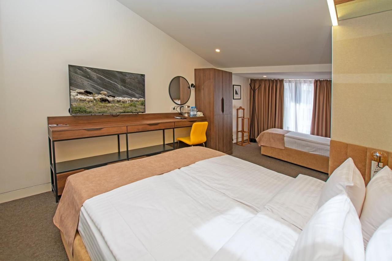 Cartez Hotel Ереван Екстериор снимка