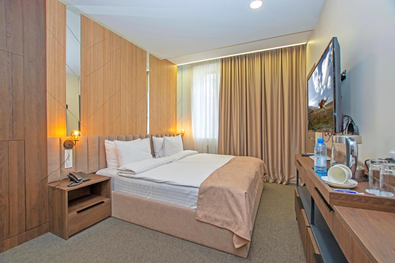 Cartez Hotel Ереван Екстериор снимка