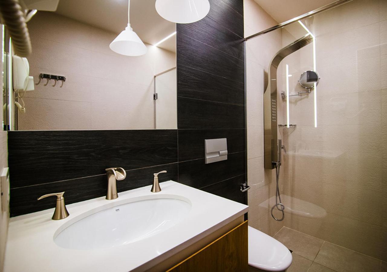 Cartez Hotel Ереван Екстериор снимка