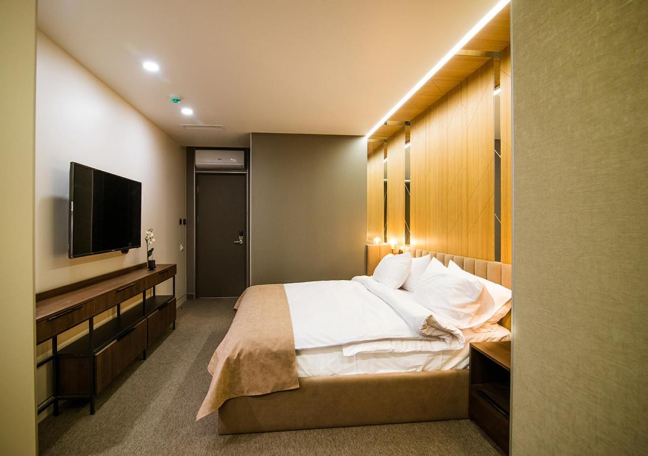 Cartez Hotel Ереван Екстериор снимка